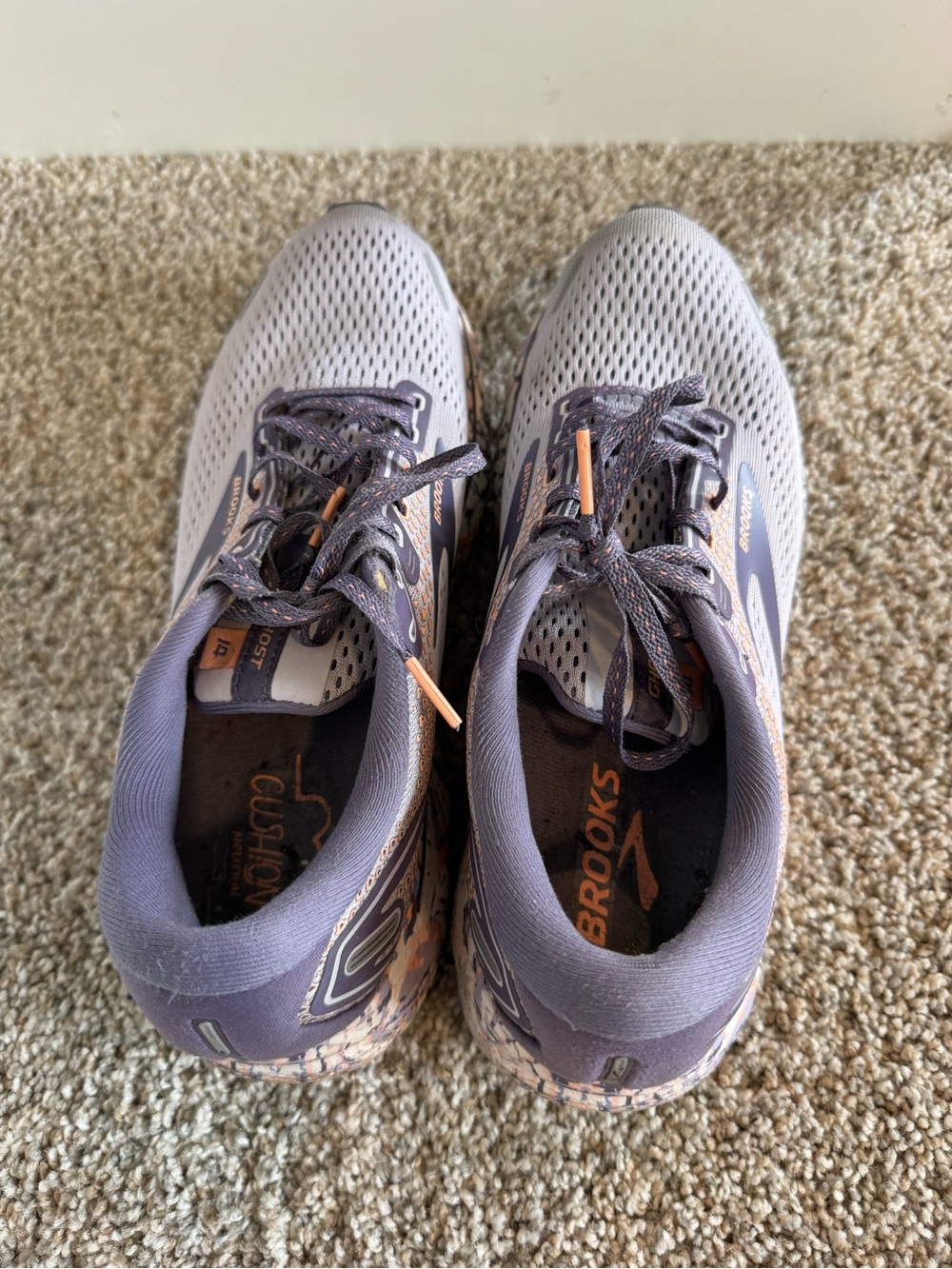 Brooks Women's Ghost Gray and Peach Running Shoes Size 10 - Picture 3 of 5